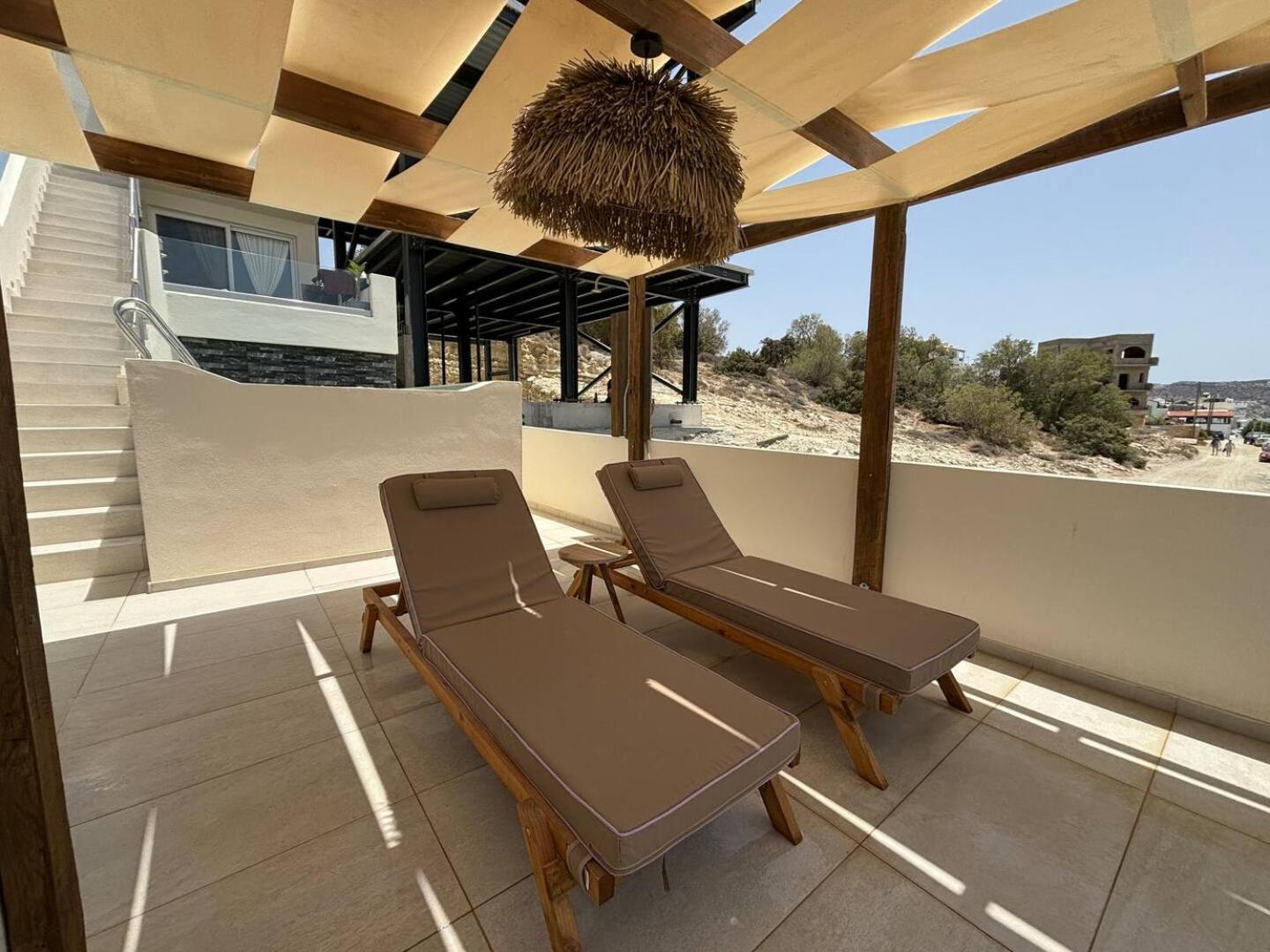 Stella & Eleni Suite With Shared Pool & Open View คาลามากิ ภายนอก รูปภาพ