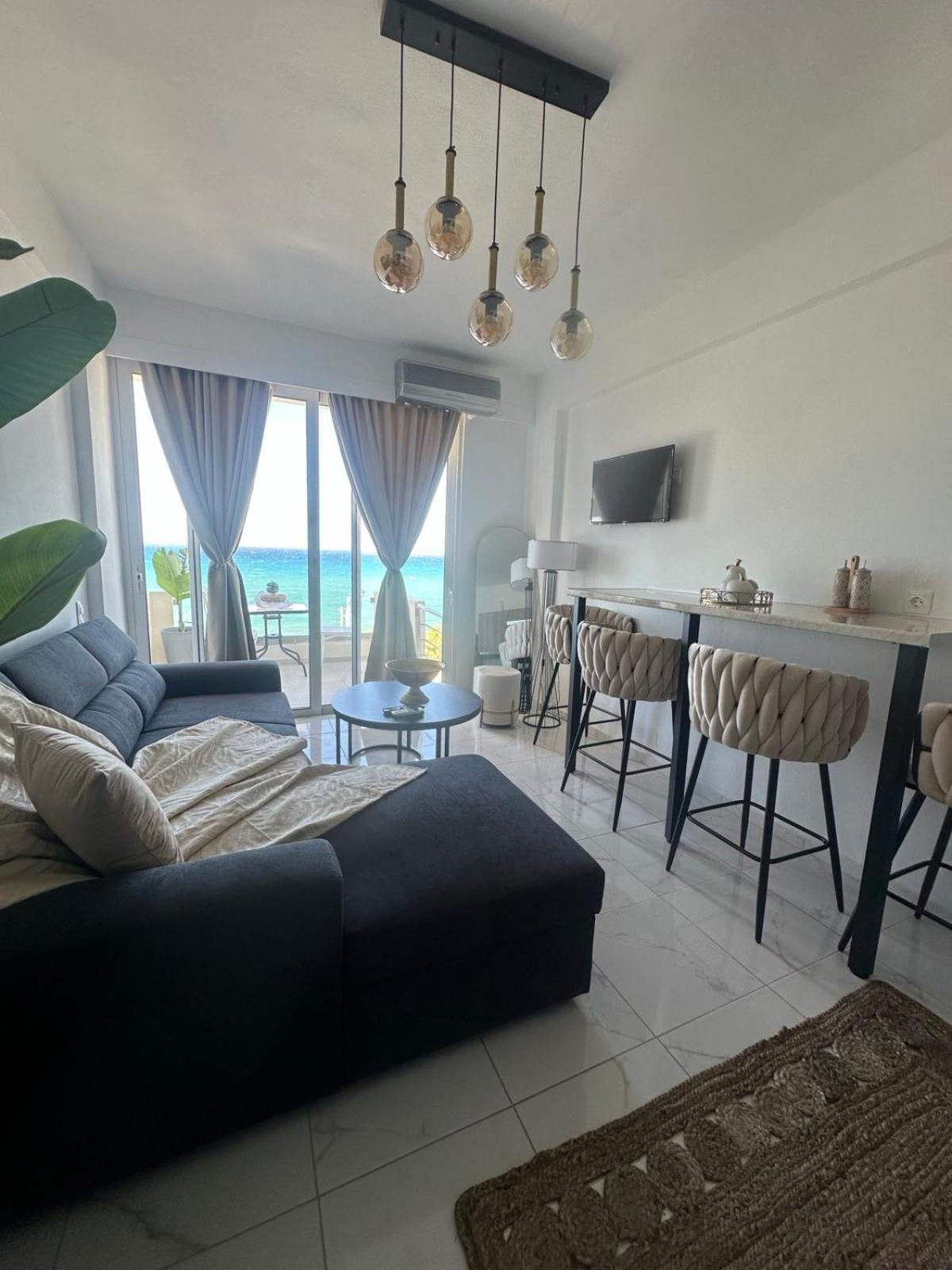 Stella & Eleni Suite With Shared Pool & Open View คาลามากิ ภายนอก รูปภาพ