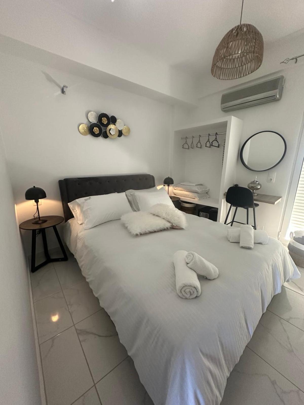 Stella & Eleni Suite With Shared Pool & Open View คาลามากิ ภายนอก รูปภาพ