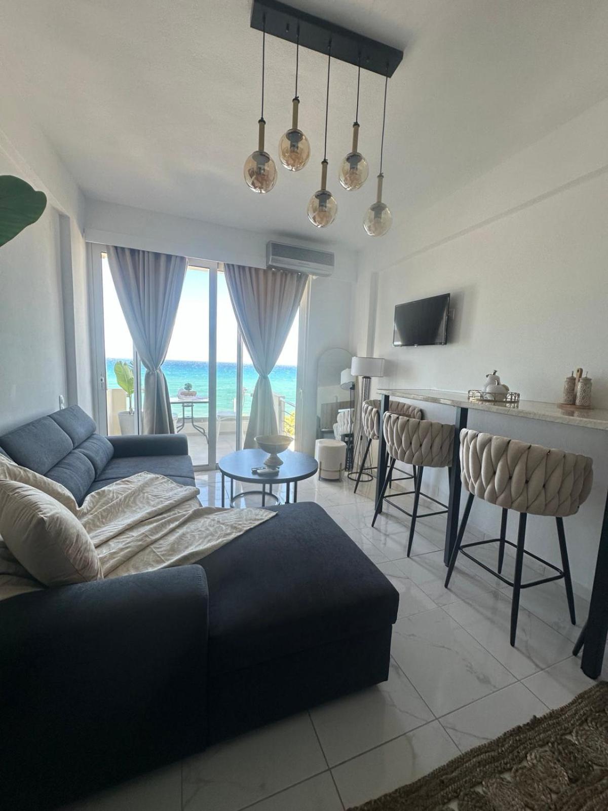 Stella & Eleni Suite With Shared Pool & Open View คาลามากิ ภายนอก รูปภาพ